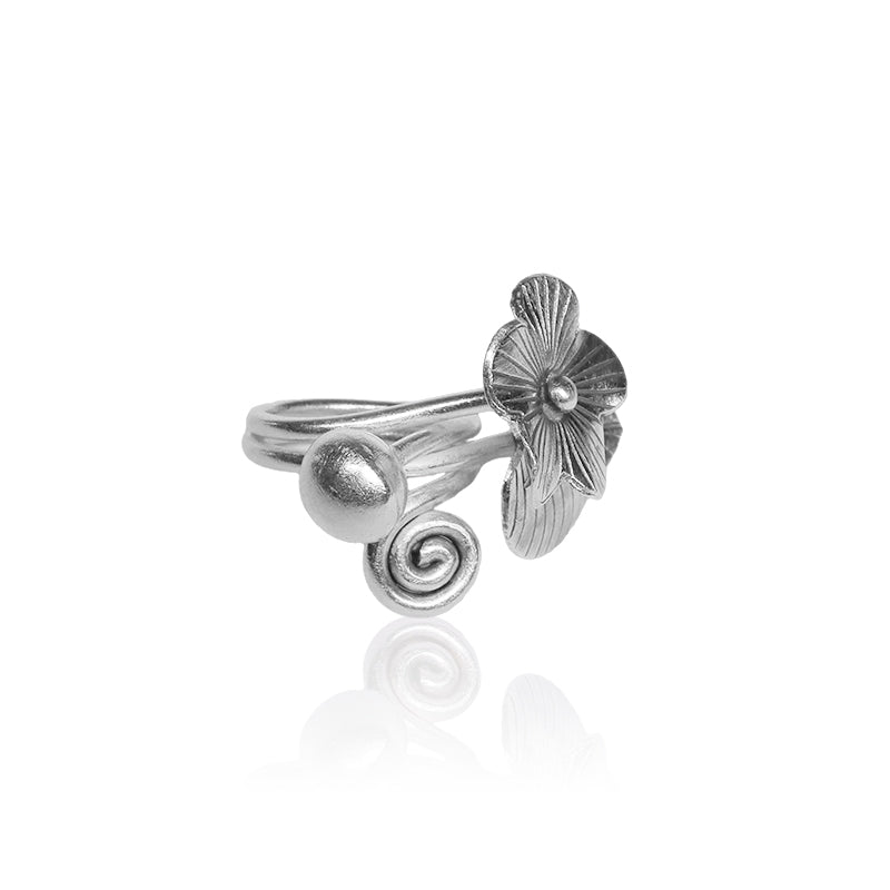 925 Silver Flower with Leaf Oxidized Ring